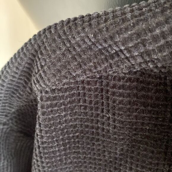 Volcom Men's Black Corderoy Shacket. 2 front cargo pockets. Never worn - Picture 3 of 7